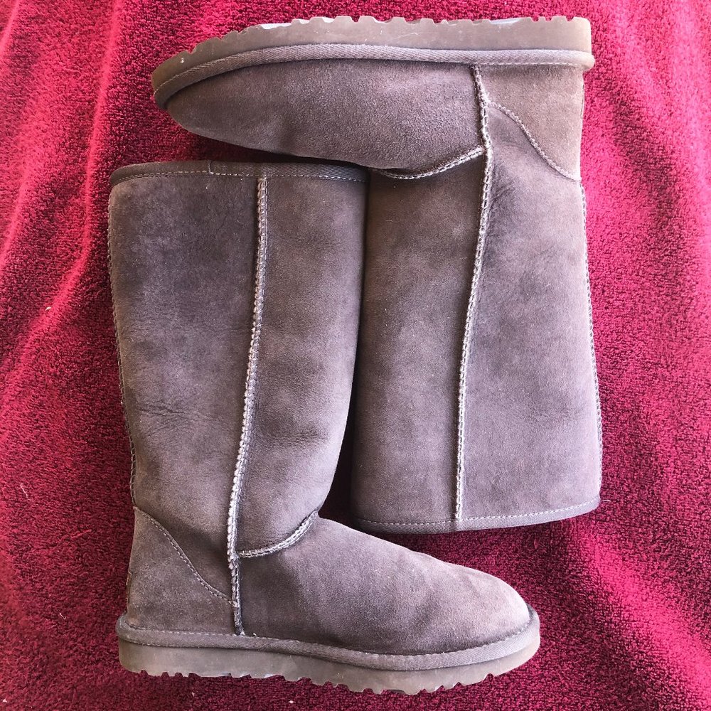 UGG Size 6 Chocolate Classic Tall II Boot